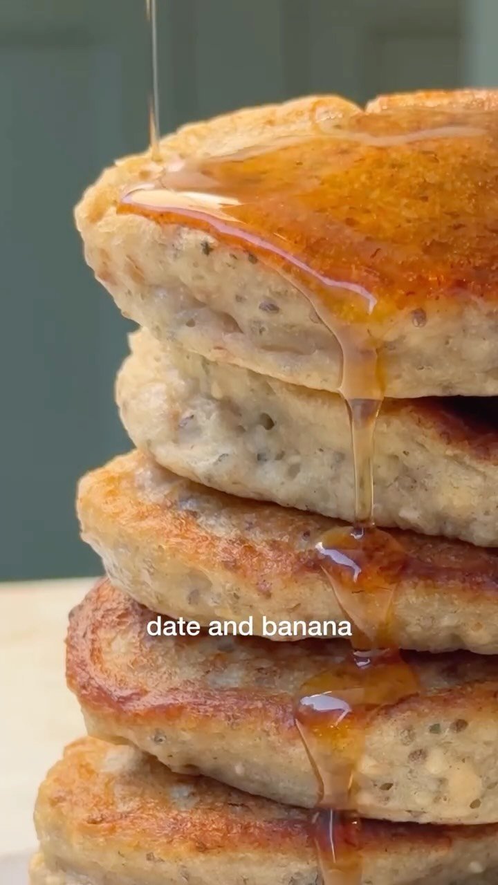 deliciouslyella 게시물 이미지: Supercharged Date & Banana Pancakes...