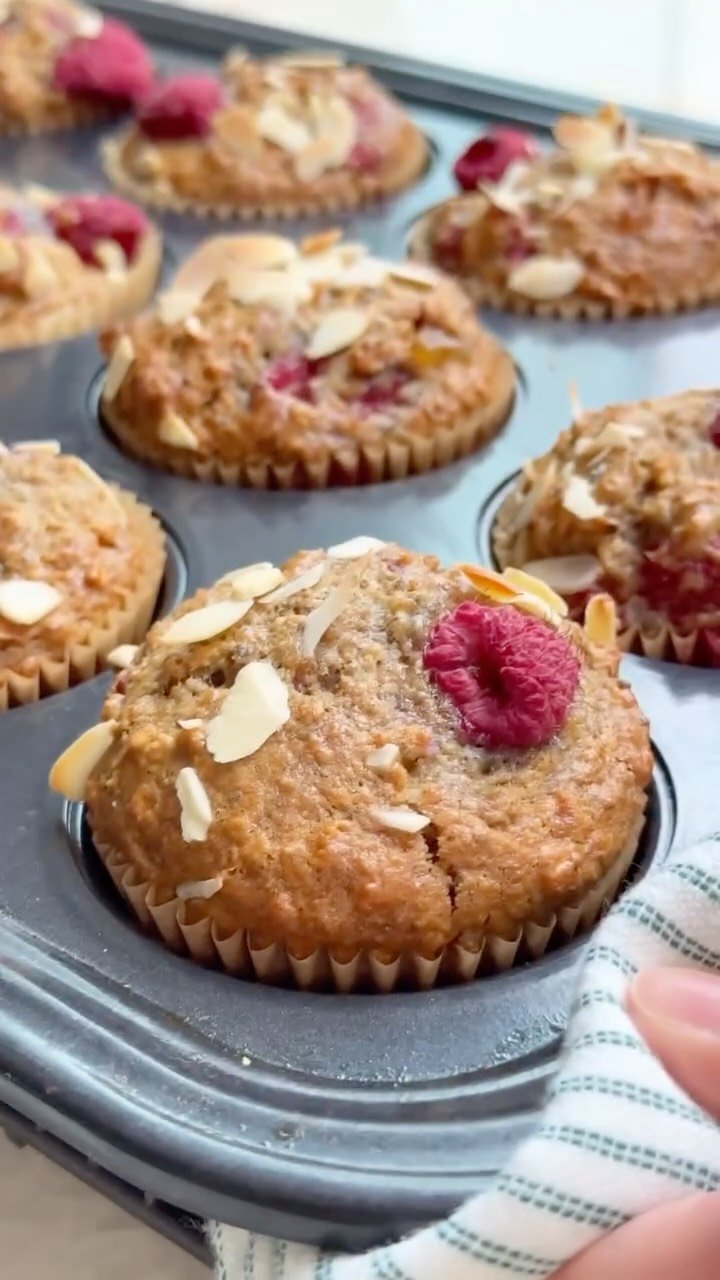 deliciouslyella 게시물 이미지: The ultimate Sunday bake 💖 almond & raspberry...