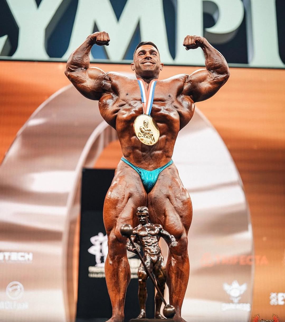 dereklunsford_ 게시물 이미지: HISTORY MADE
2023 Mr. Olympia 🥇
Champ-Champ
2...