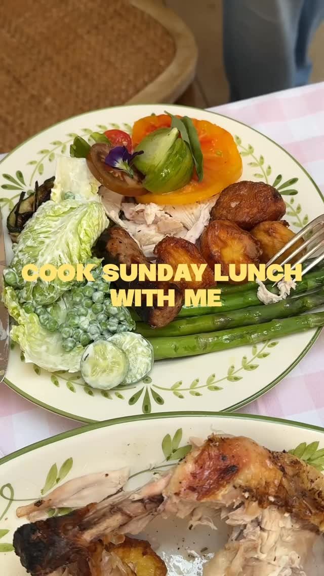 desertislanddishes 게시물 이미지: The Sunday Lunch Diaries ❤️ 

Should this...