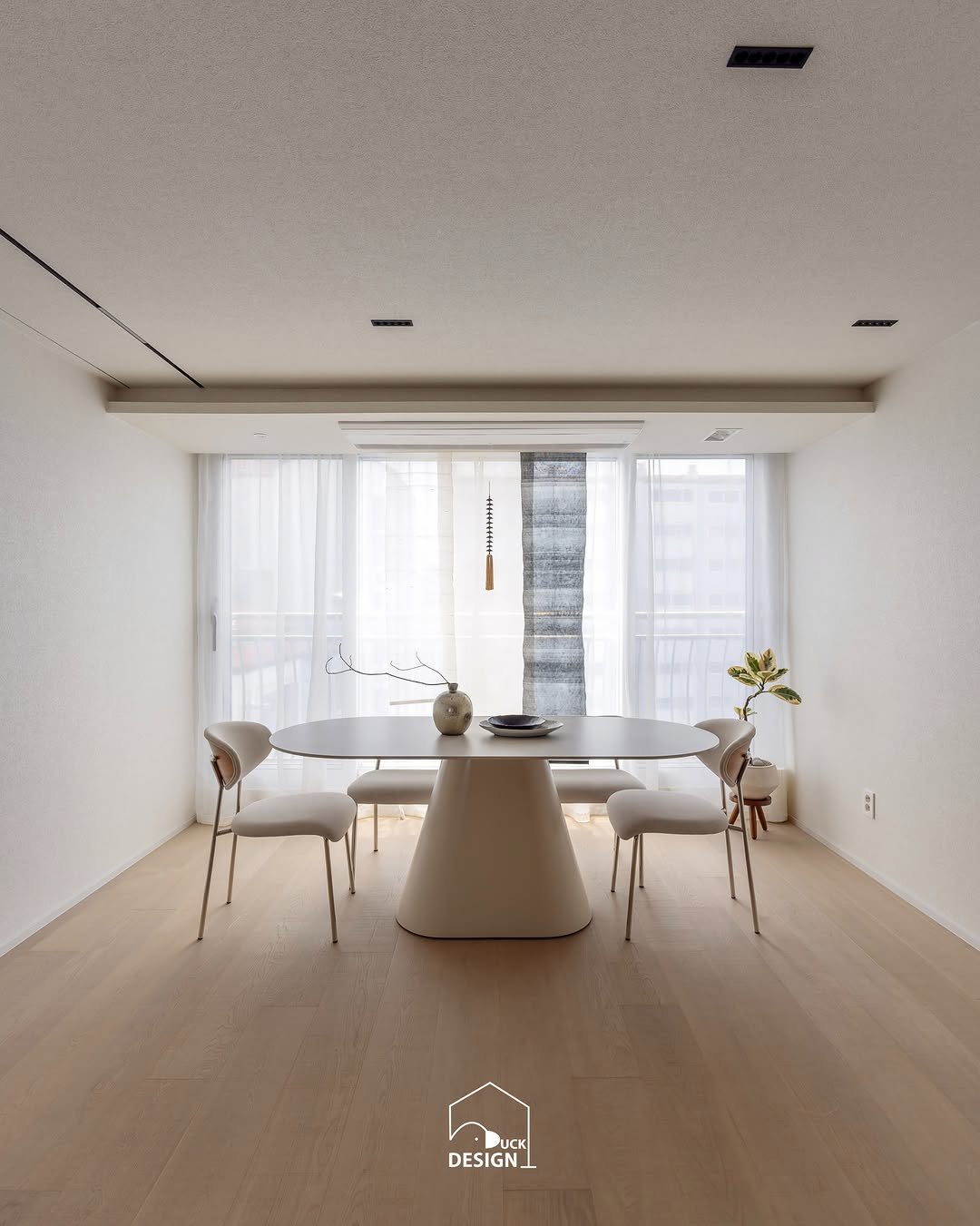 design__duck 게시물 이미지: *⁀⋆⁺₊크리에이터“so DIY” 고객님의 공간♥

직접 천을 활용한 콘텐츠를...