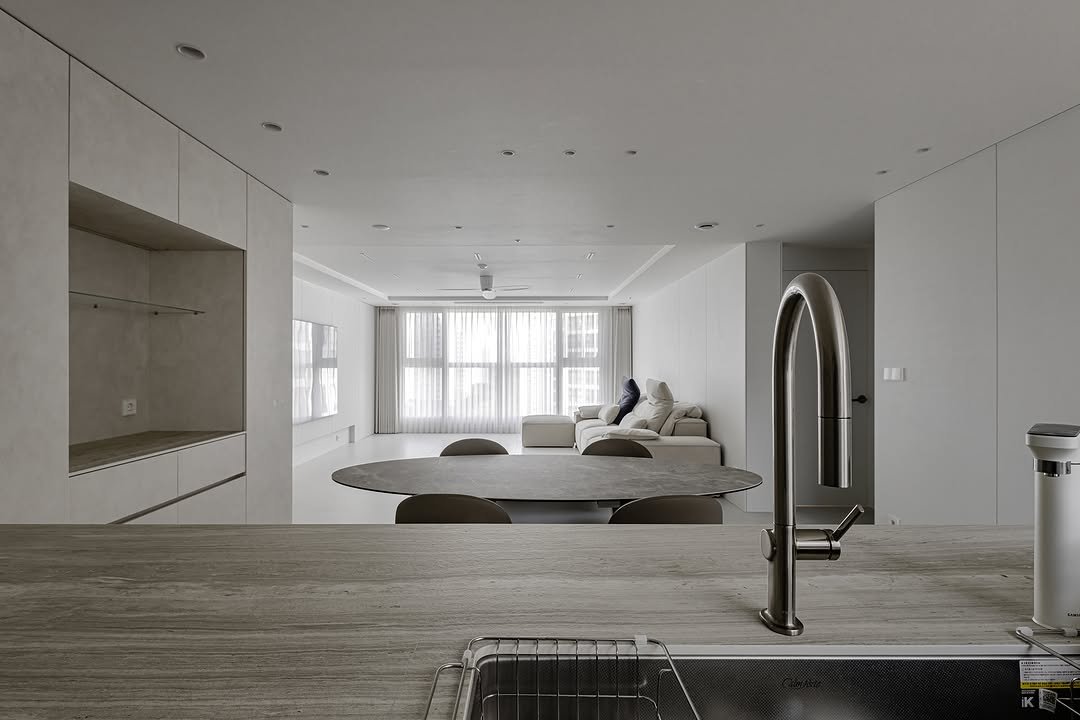 Photo by (주)디자인진작  DESIGN JINJAK in 래미안도곡카운티아파트 (Raemian Dogok County). May be an image of lighting, indoors and text.