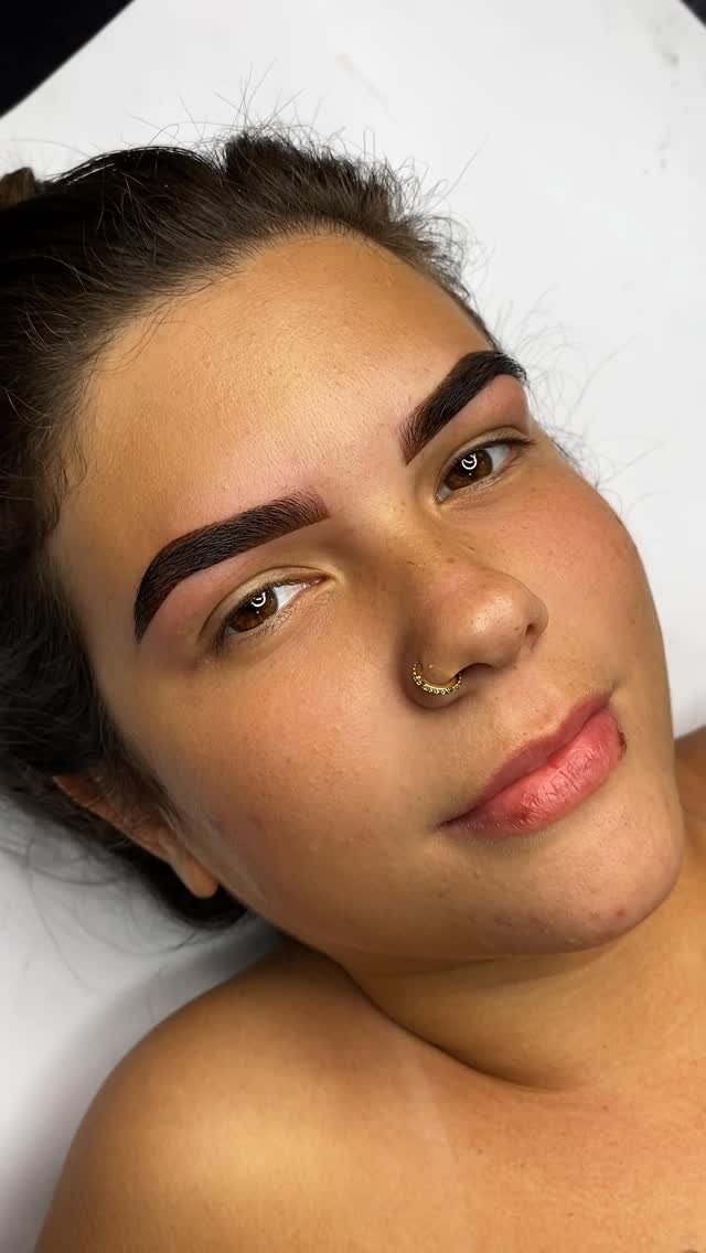 designer.ariiana 게시물 이미지: 🔥🔥🔥
.
.
.
.
.
.
.
.
.
.
.
#sobrancelhas...