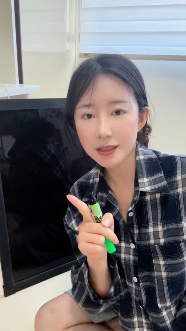 dewlike_this 게시물 이미지: 볼록한 앞 허벅지 개선방법 3가지
알려드리겠습니다 🖤
✅1.무게중심 뒤로보내기...