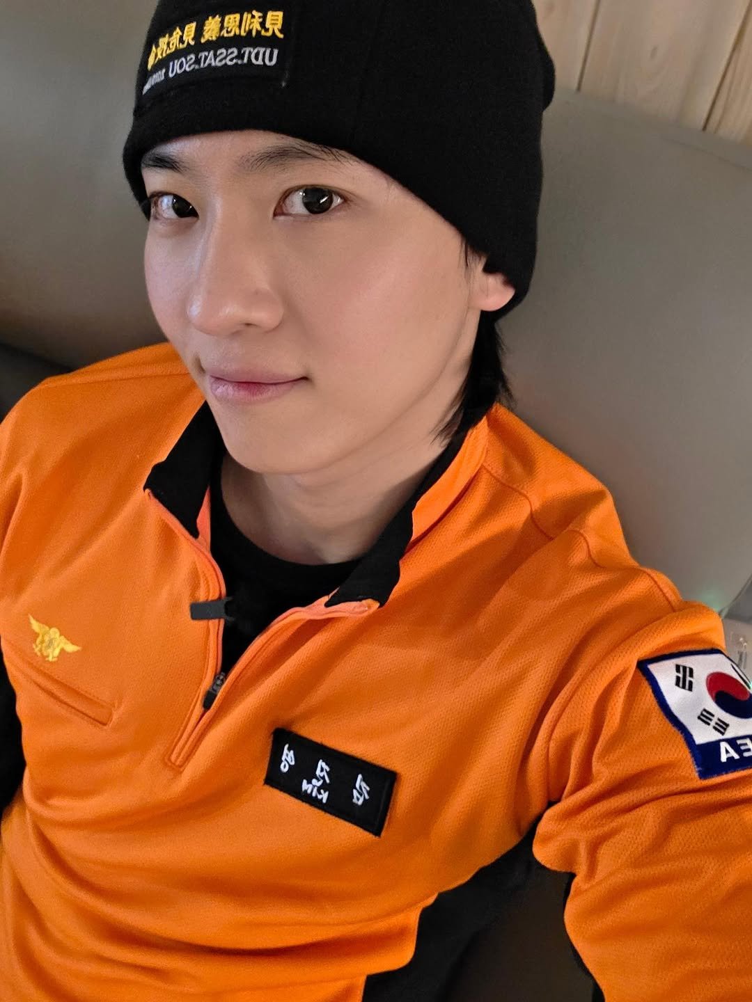 Photo by DEX / 김진영 on January 21, 2026. May be a selfie of hat, sweat band and text.