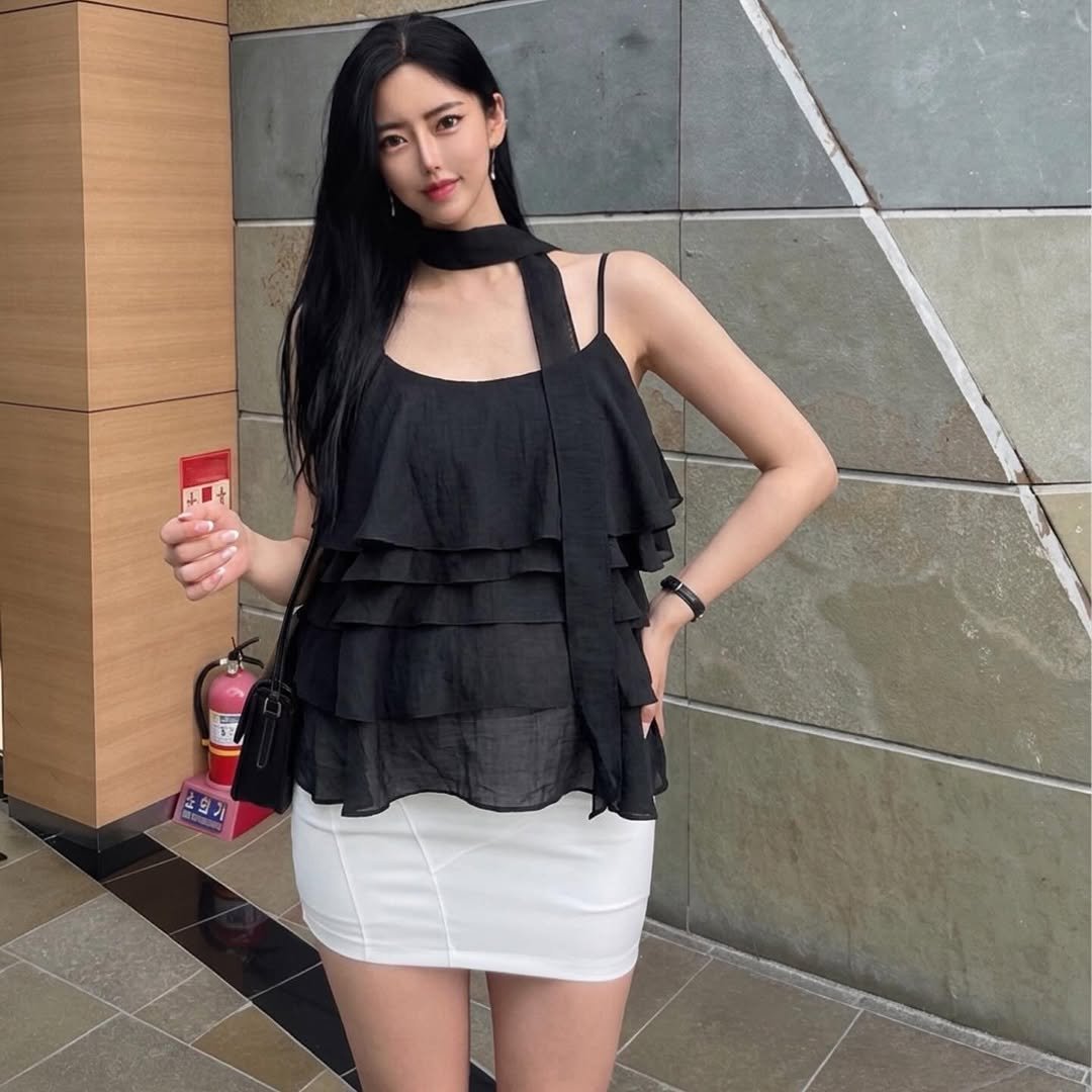 dgeneva___ 게시물 이미지: 출산 100일도 안 남아서 무거운 몸 이끌고 
끙차끙차 야무지게 돌아다니는...