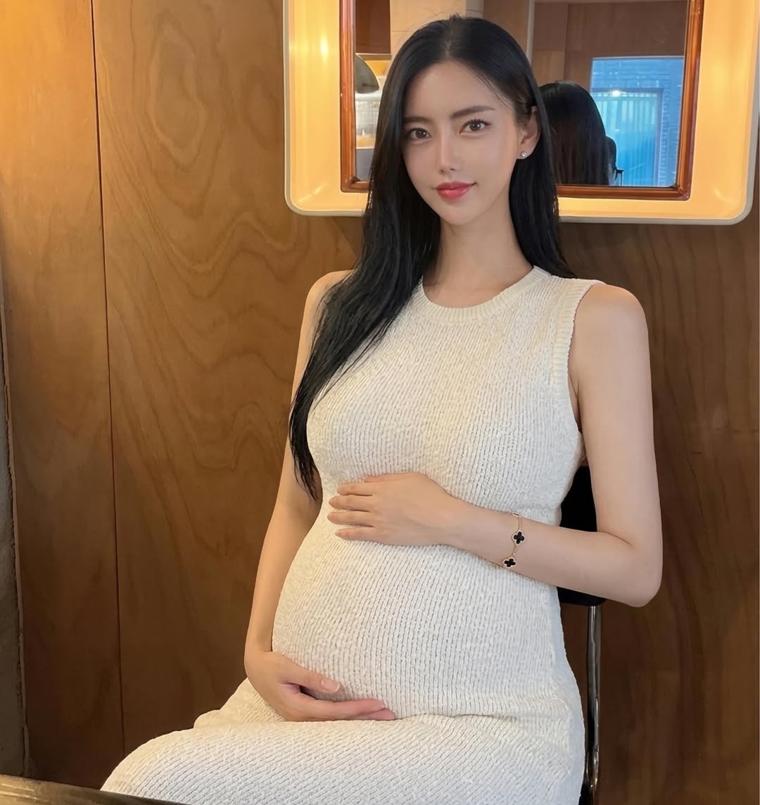 dgeneva___ 게시물 이미지: 드디어 5월 끝이다아아아 🥹
종소세때문에 이거저것 체크할 것도 많고, 
특히나 친한...