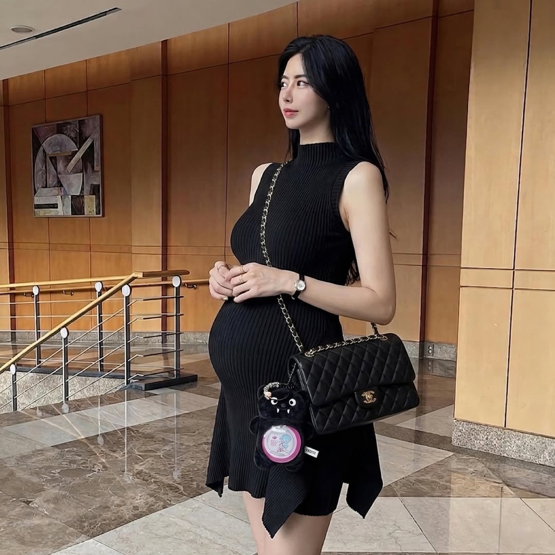 dgeneva___ 게시물 이미지: #8개월차 진입ㅎㅎ
너무 큐트한 @ba_zzie_ 와함께 🤰🏻✔️
이가방 저가방에...
