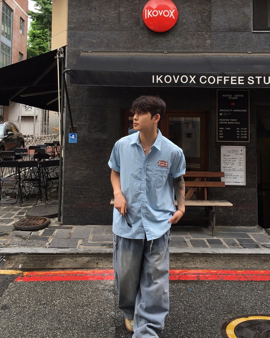 Photo by 도형, 디멘트 DMENT on July 16, 2025. May be an image of 1 person, street and text.