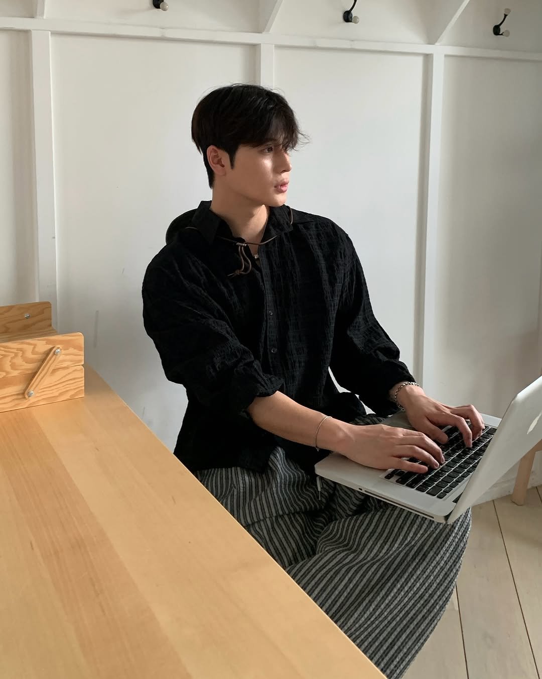 Photo by 도형, 디멘트 DMENT on August 12, 2025. May be an image of 1 person, bolo tie, top and text.