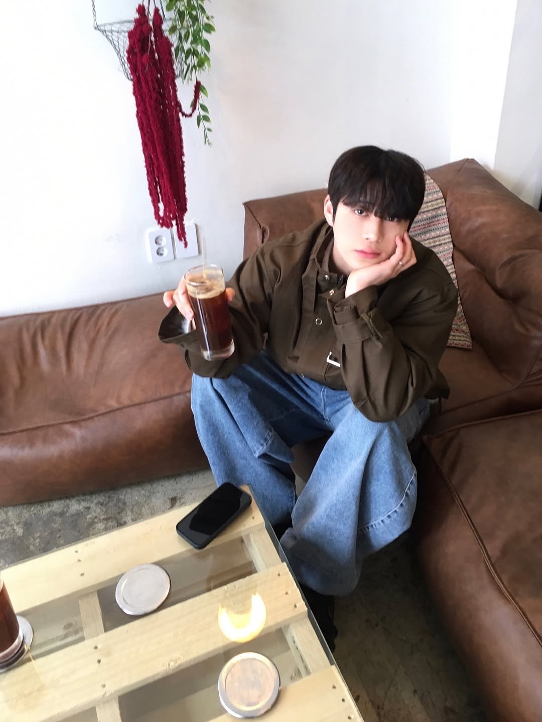 Photo by 도형, 디멘트 DMENT on February 16, 2026. May be an image of cornflower and text.