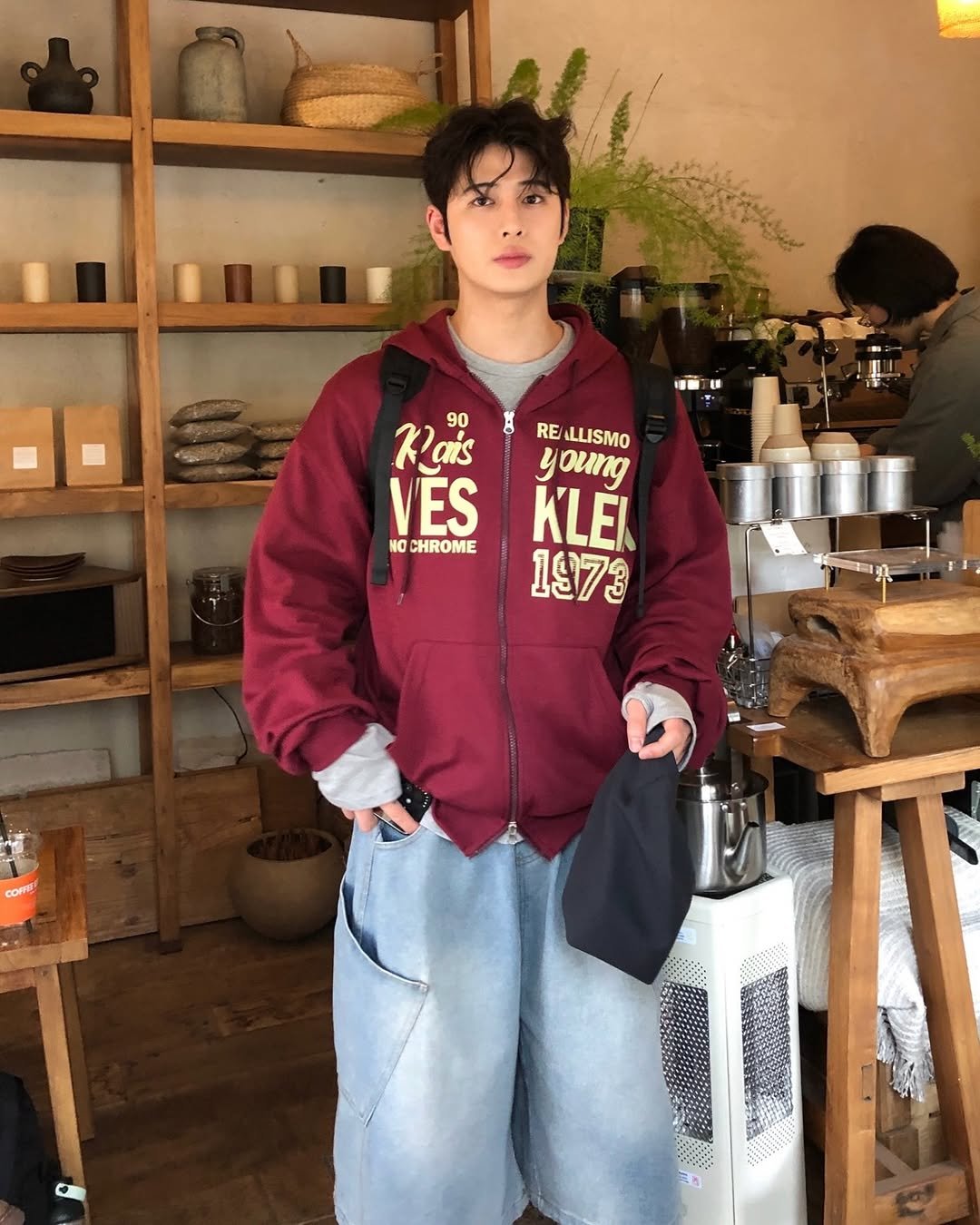 Photo by 도형, 디멘트 DMENT on April 12, 2026. May be an image of duffle coat, parka, bolo tie, cornflower and text that says '90 90 Kais VES NOCHROME NO CHROME g REALLISMO RE LLISMO young KLEI 1973 COM'.