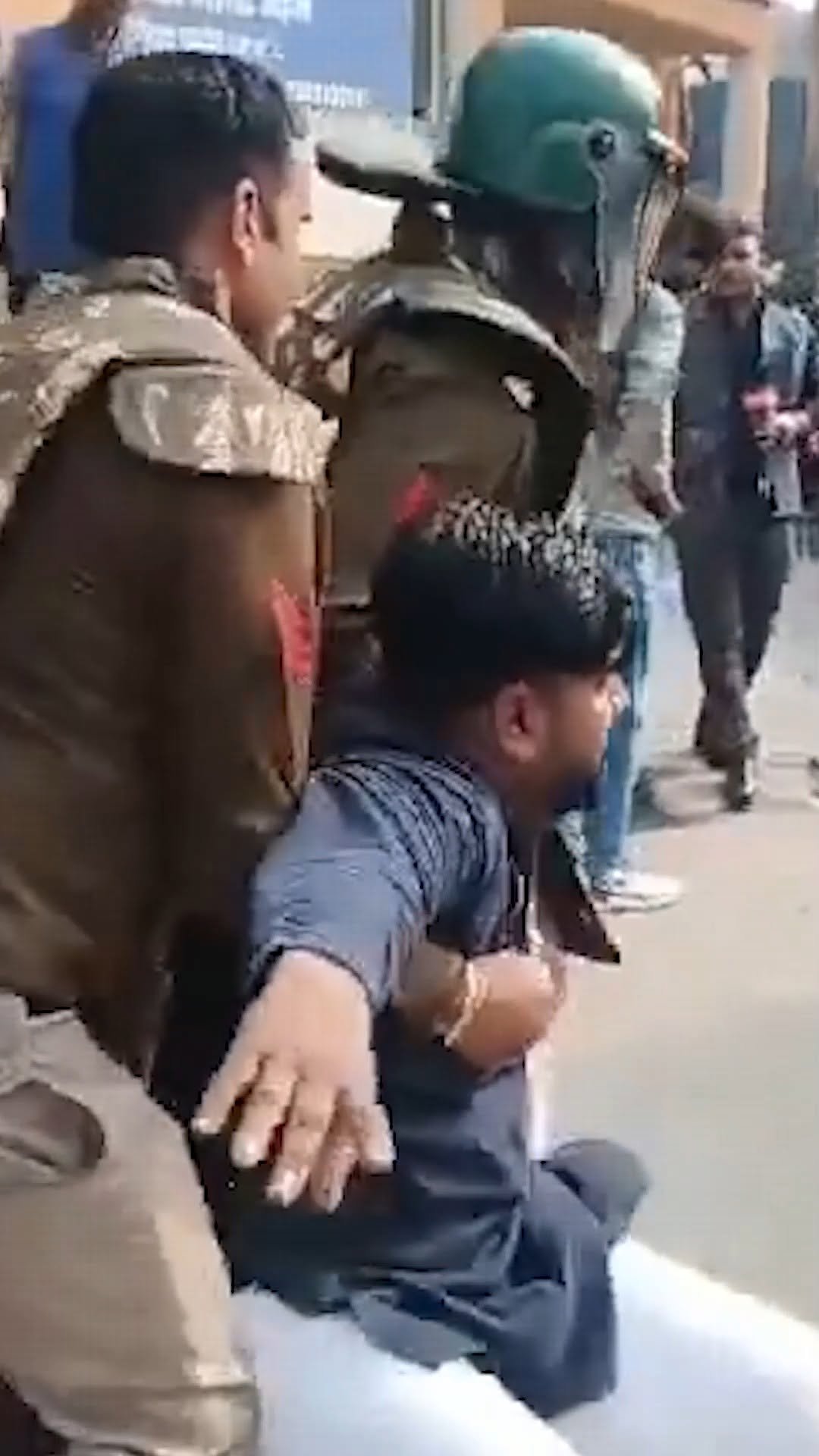 dhruvrathee 게시물 이미지: Reality of Indore’s Poisoned Water