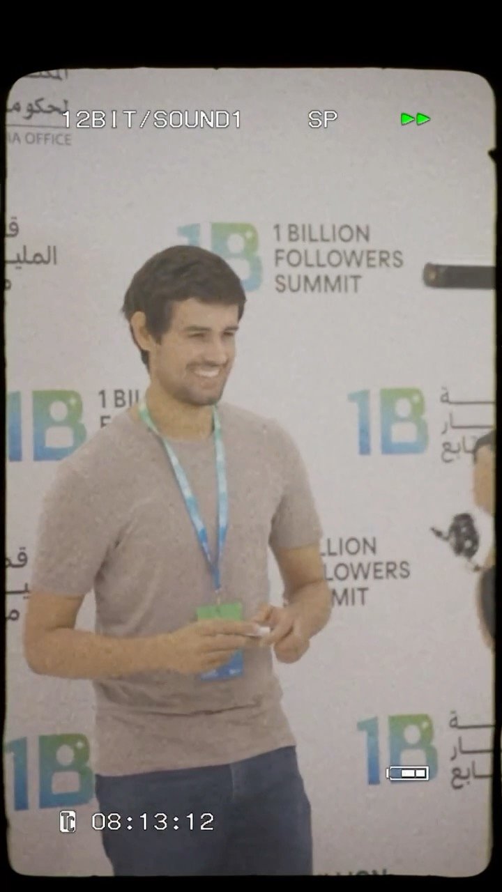 dhruvrathee 게시물 이미지: Preparations for the 1 billion summit :)