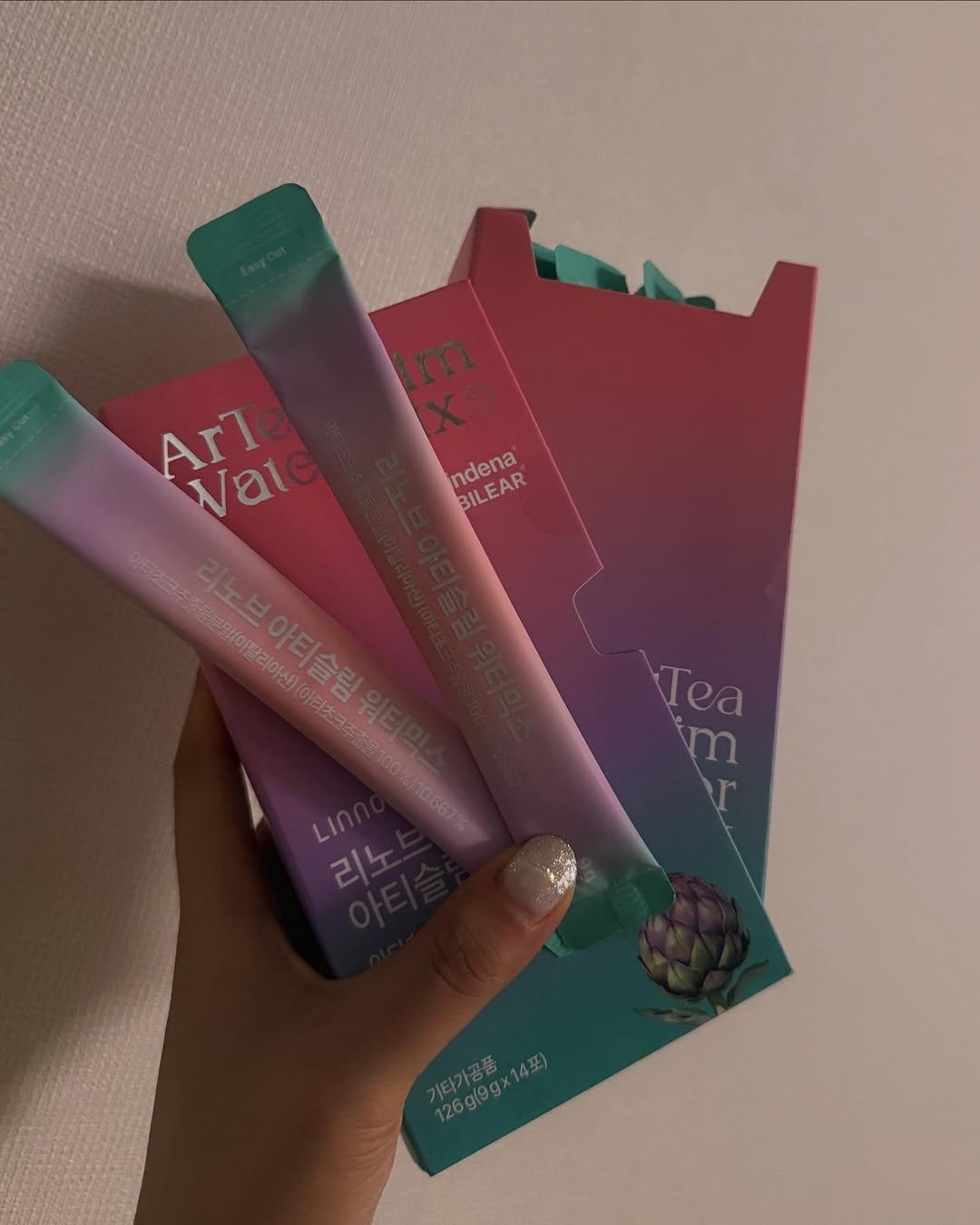Photo by Diamant Ete on July 14, 2025. May be an image of tea, medicine, hand cream and text that says 'ArT Vate ndena BILEAR Tea 기타가공품 126g(9gx1 7898.143'.