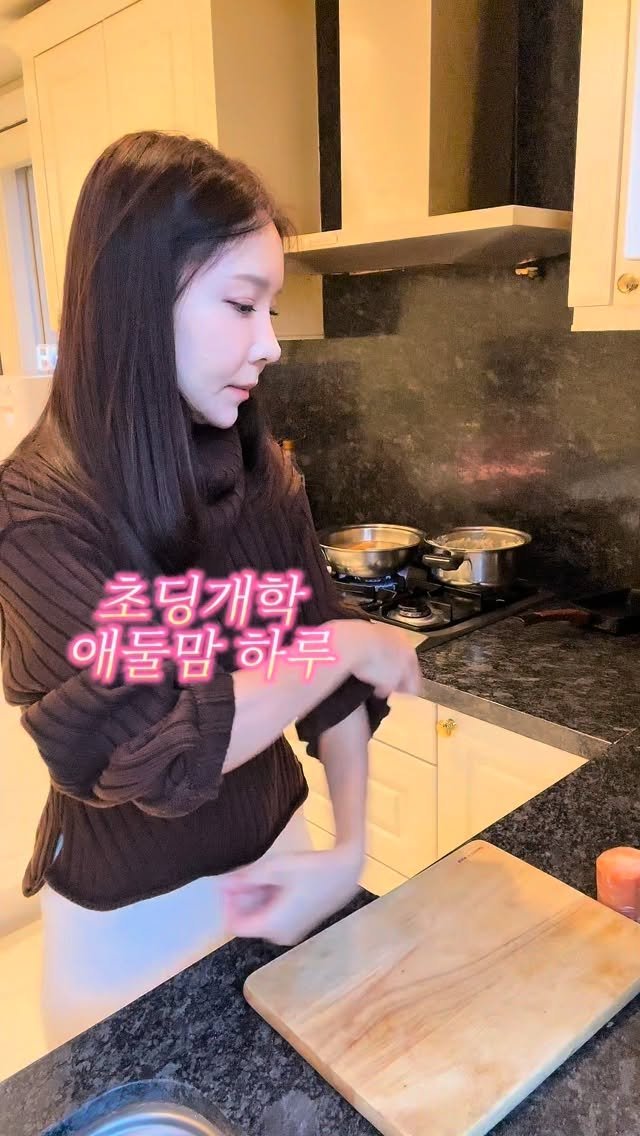 diana_park0116 게시물 이미지: 드디어 초등 개학했어요❤️❤️
그런데 첫째 학교가니까, 둘째가 유치원...