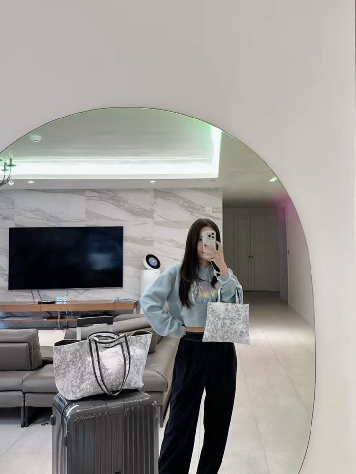 diana_park0116 게시물 이미지: 일본 CONFOROBE 가방 오픈 했어요❤️

작년부터 문의가 많았던 가방 정식으로...