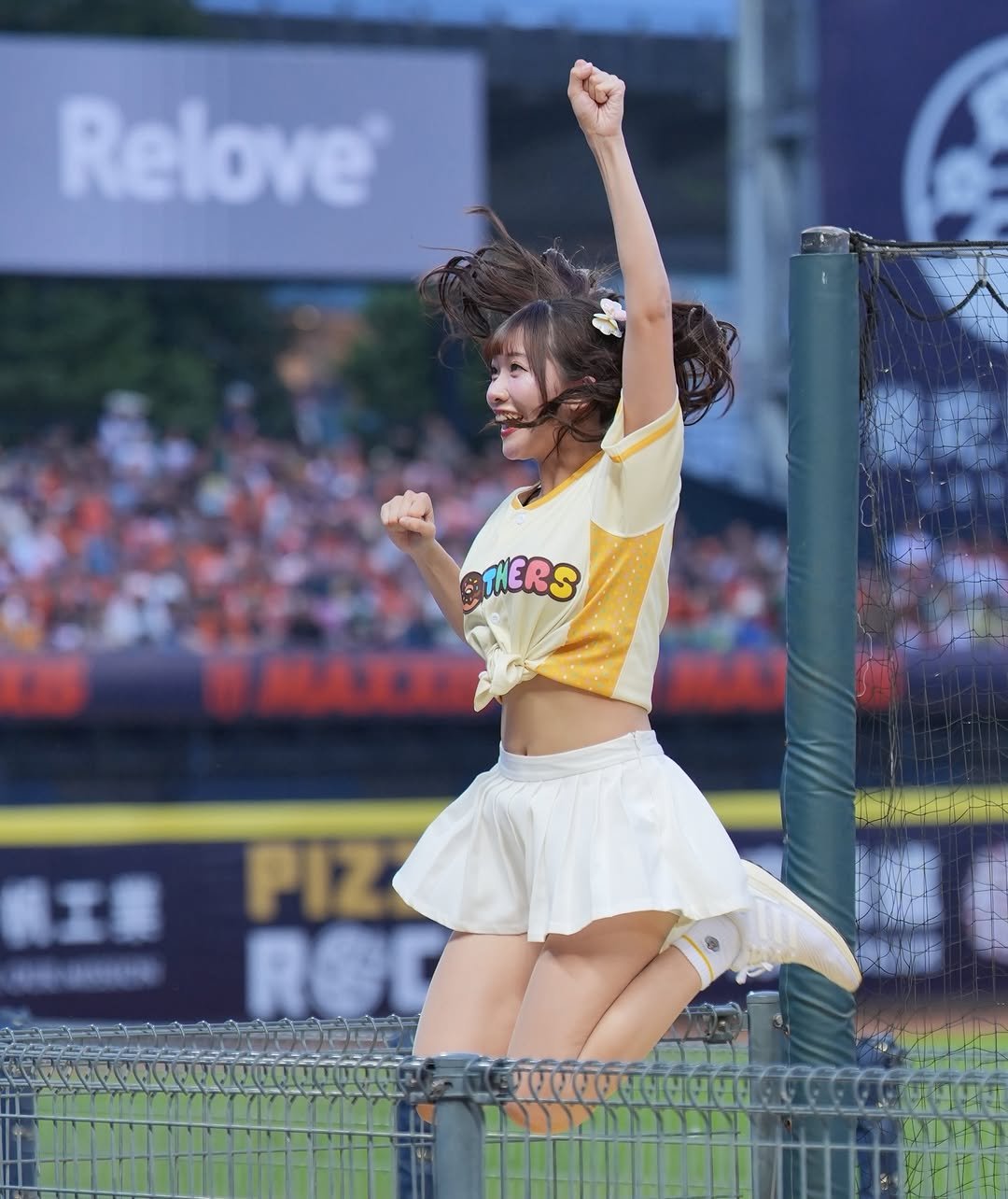 Photo by 💛中信兄弟啦啦隊🐘冼迪琦💛在台港人♡ on April 21, 2026. May be an image of stadium and text.