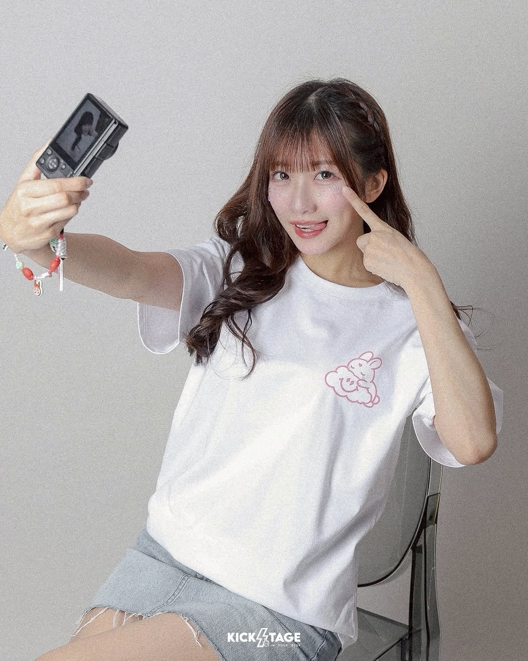 Photo shared by 💛中信兄弟啦啦隊🐘冼迪琦💛在台港人♡ on April 28, 2026 tagging @kickstage_official, and @keep.lifestyle. May be an image of one or more people, hair, top and text that says 'KICK K4TAGE'.