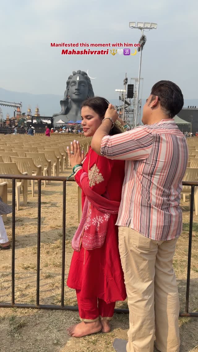 dietsmart_tanveetutlani 게시물 이미지: A moment so soft, a place so powerful,
love...