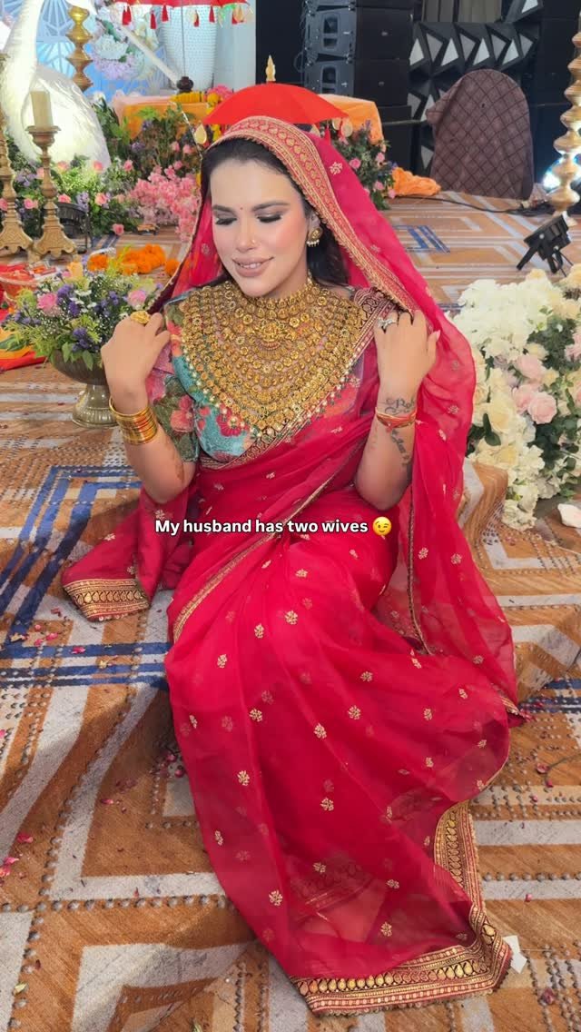 dietsmart_tanveetutlani 게시물 이미지: He gets both… but which one wins? 😉 
Comment:...