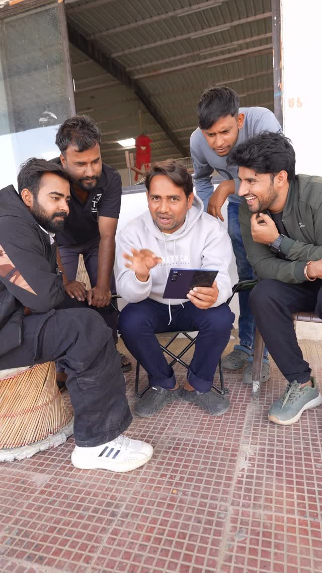 dilraj_singh_rawat 게시물 이미지: Tattoo Prank Gone Wrong With Team 😱

Try your...