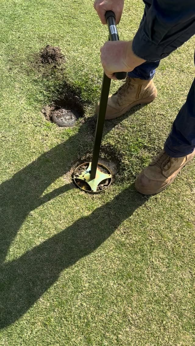 dint.golf.solutions 게시물 이미지: Crunchy sprinkler trimmer in 🎬😋