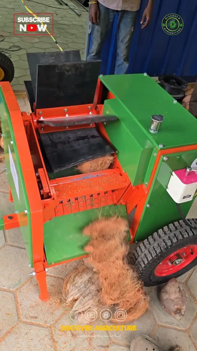 discoveragriculture 게시물 이미지: Introducing the Amazing Coconut Dehusking...