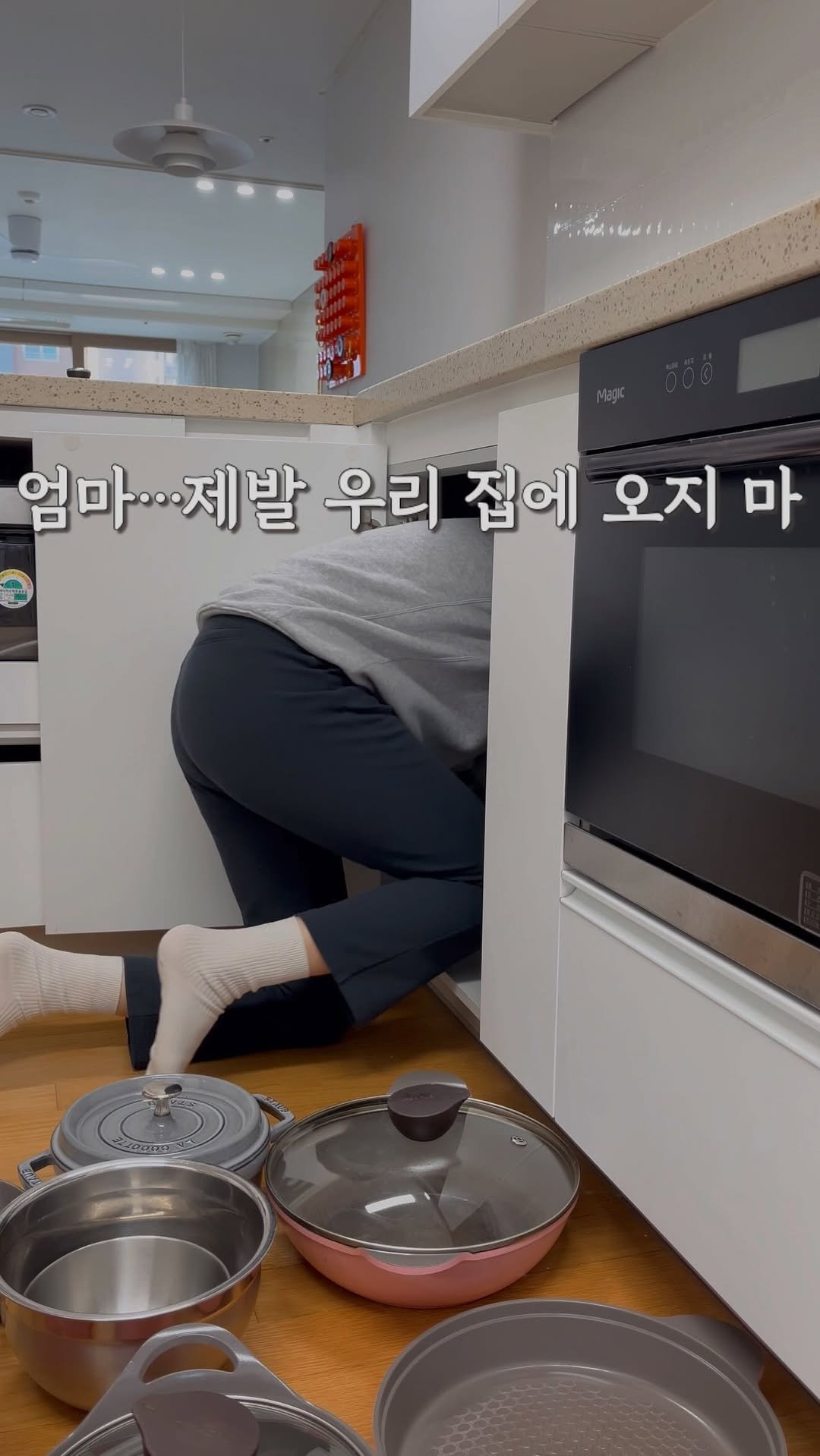 diy_salrim 게시물 이미지: 코너장... 사실 포기하고 살았어요 

안쪽은 손도 안 닿고, 
뭐 하나 꺼내려면...