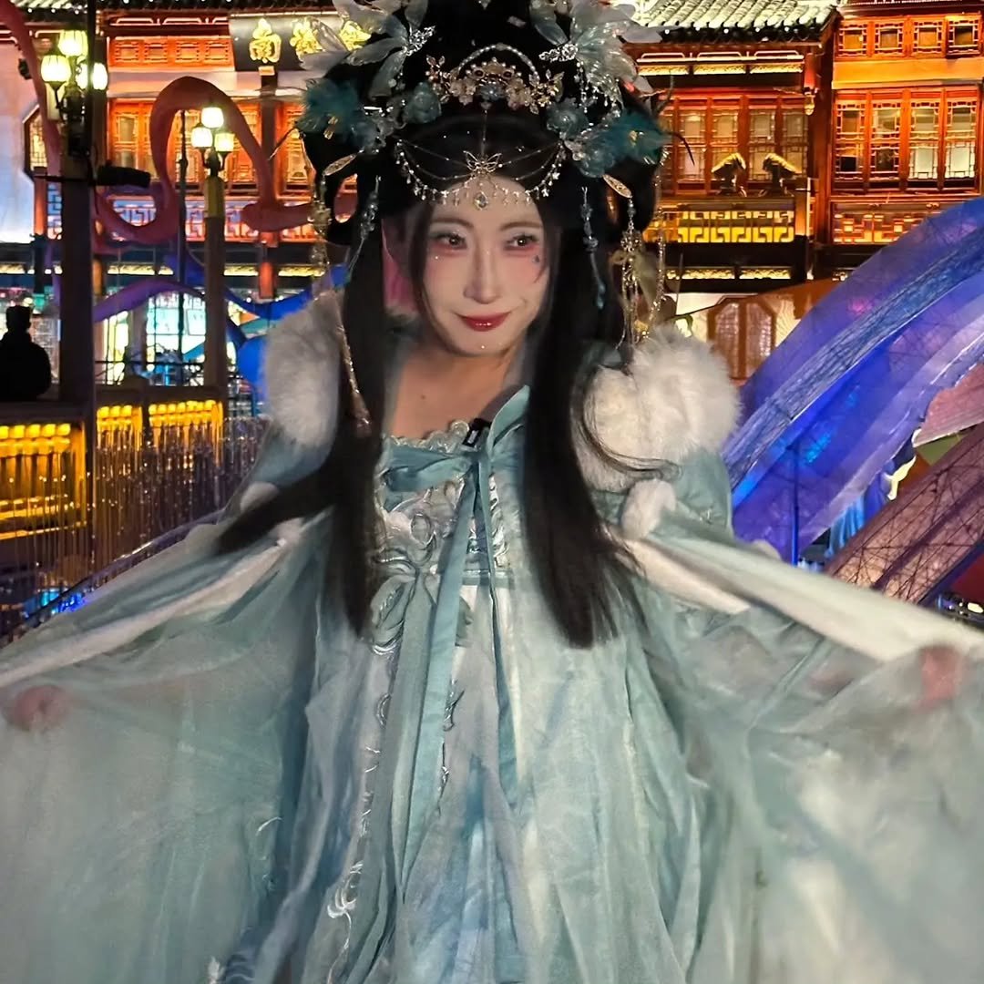 Photo by 박명수(G-park) on February 05, 2026. May be an image of headdress, costume and text.