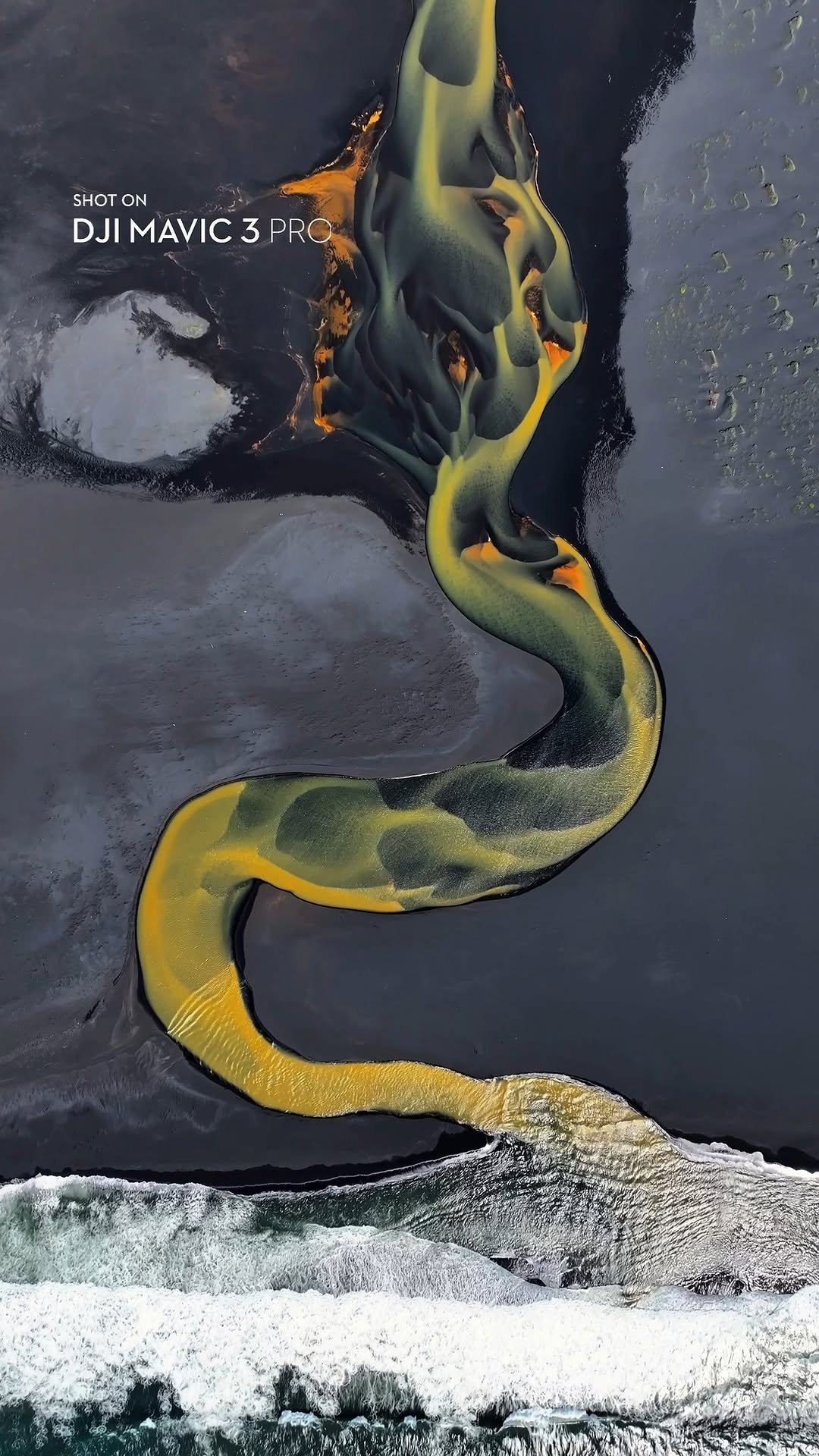 djiglobal 게시물 이미지: From above, Iceland turns geology into art....