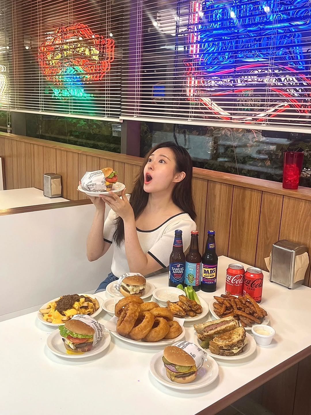 Photo shared by DJ Uni 최유정 on September 13, 2025 tagging @mutvengers_, and @onestarhamburgers. May be an image of 1 person, fish and chips, french fries and text.