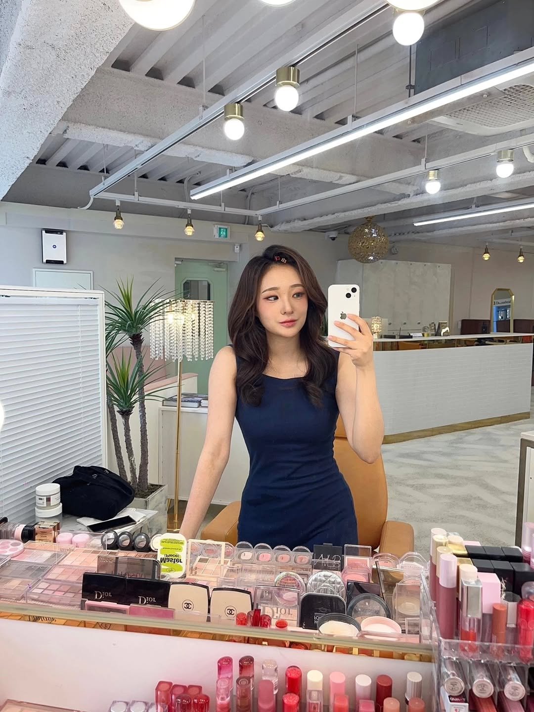 Photo shared by DJ Uni 최유정 on September 08, 2025 tagging @uu__mina, and @bonshop_cheongdam. May be an image of 1 person, makeup, lipstick, mirror and text.