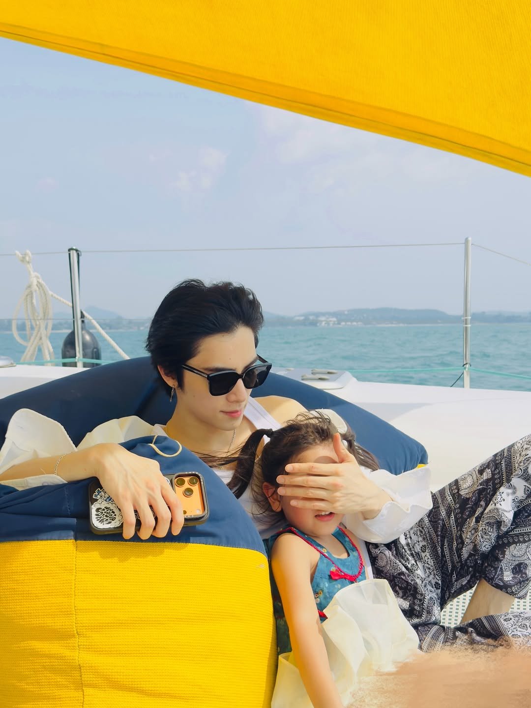 Photo by XIAOJUN on February 21, 2026. May be an image of baby, boat, beanbag chair, deck chair and text.