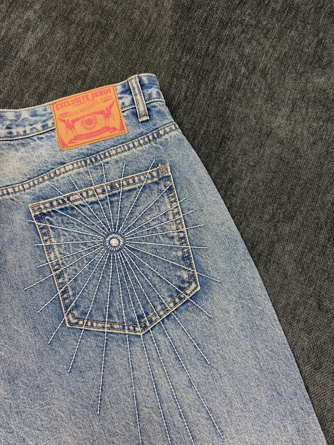 Photo by DNSR 디앤에스알 on January 10, 2026. May be an image of text.