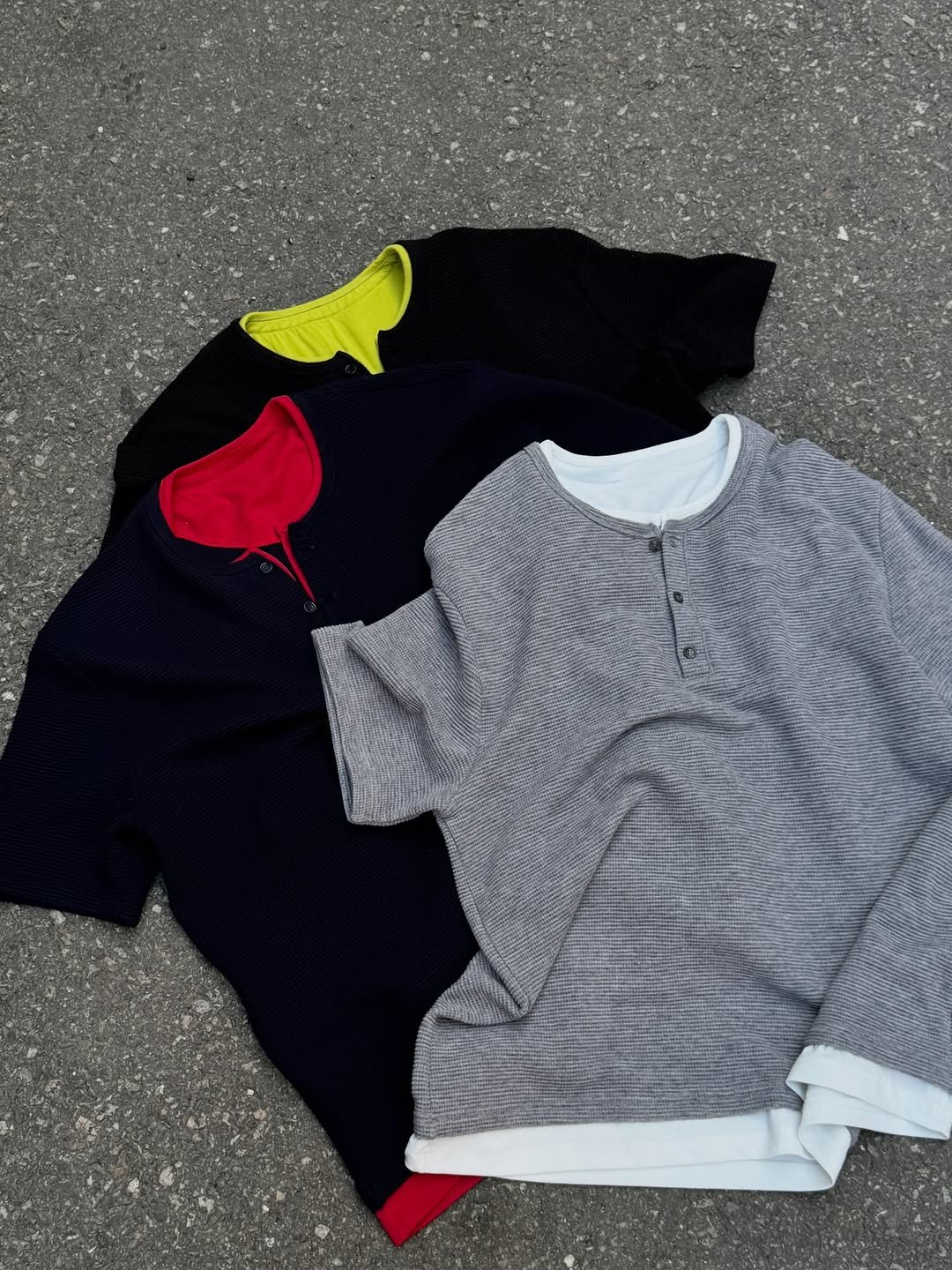 dnsr__official 게시물 이미지: Layered Henley Neck Waffle T-shirts...