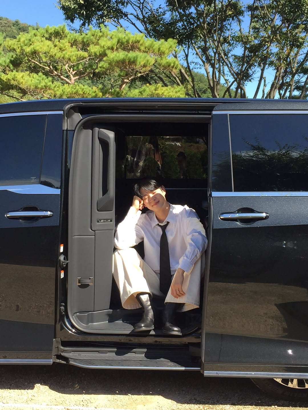 Photo by CHOIWOOSHIK on November 15, 2025. May be an image of van, minivan, limousine and text.