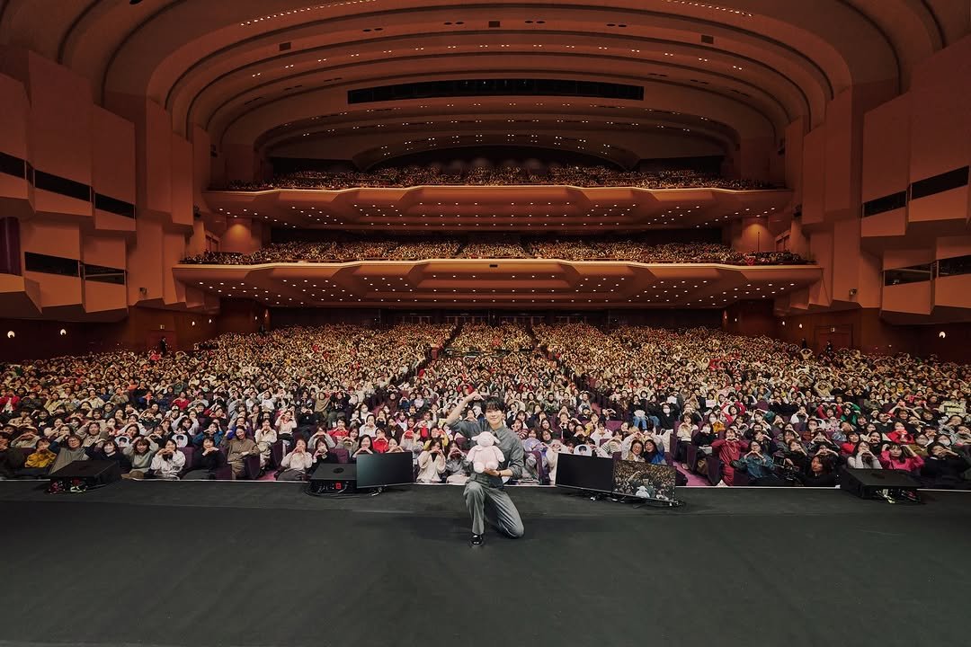 Photo by CHOIWOOSHIK on February 01, 2026. May be an image of clarinet, violin, cello, crowd and concert.