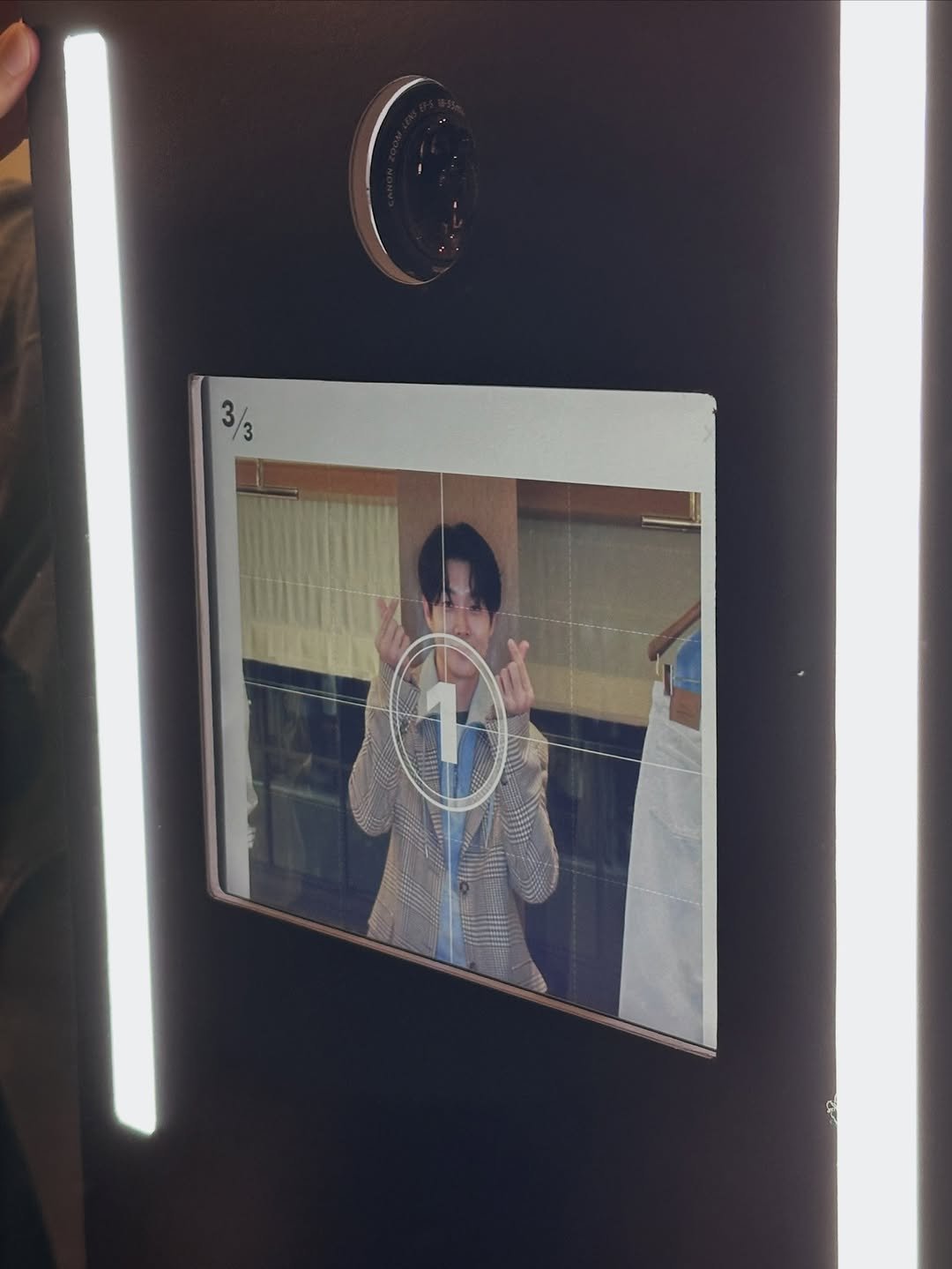Photo by CHOIWOOSHIK on April 10, 2026. May be an image of ‎polaroid, refrigerator, picture frame, mirror and ‎text that says '‎ل 3 ៧ខ من 1‎'‎‎.