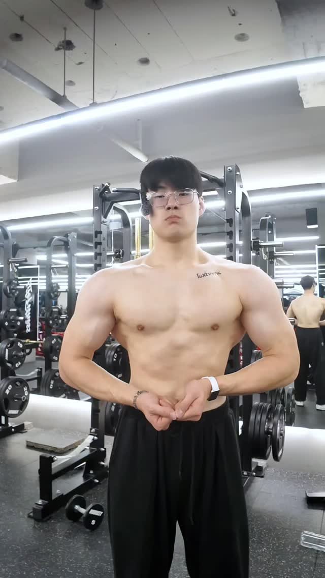 dobeyo_ 게시물 이미지: 1년만 젊었어도...

사람없는 새벽에 촬영했습니다🤙