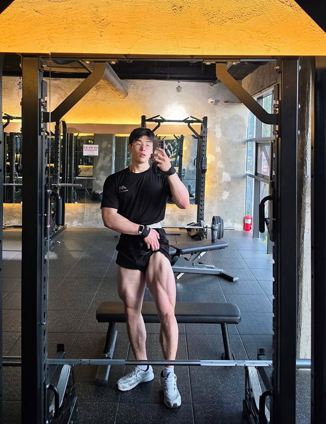 dobeyo_ 게시물 이미지: 주 2회 운동 중
어렵게 쌓은 건물이 쉽게 무너지지 않듯
근육 또한 쉽게 빠지지 않는다 야르🔥🔥