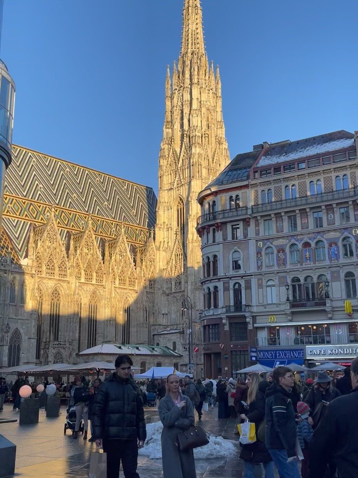 dobry_mama 게시물 이미지: 피그밀러는 역시 줄이 길고...(그래서 매번 다른집을간다는...)
카페 데멜도...