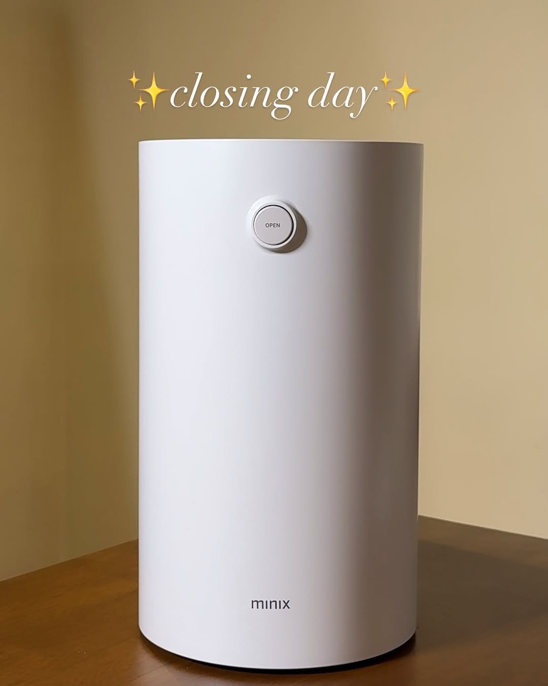 Photo by 혼술안주 도다이ㅣ자취요리ㅣ야매칵테일 on August 08, 2025. May be an image of speaker, water heater, thermostat, water filter, steamer, vacuum and text that says 'closing day OPEN minix 10 IN'.