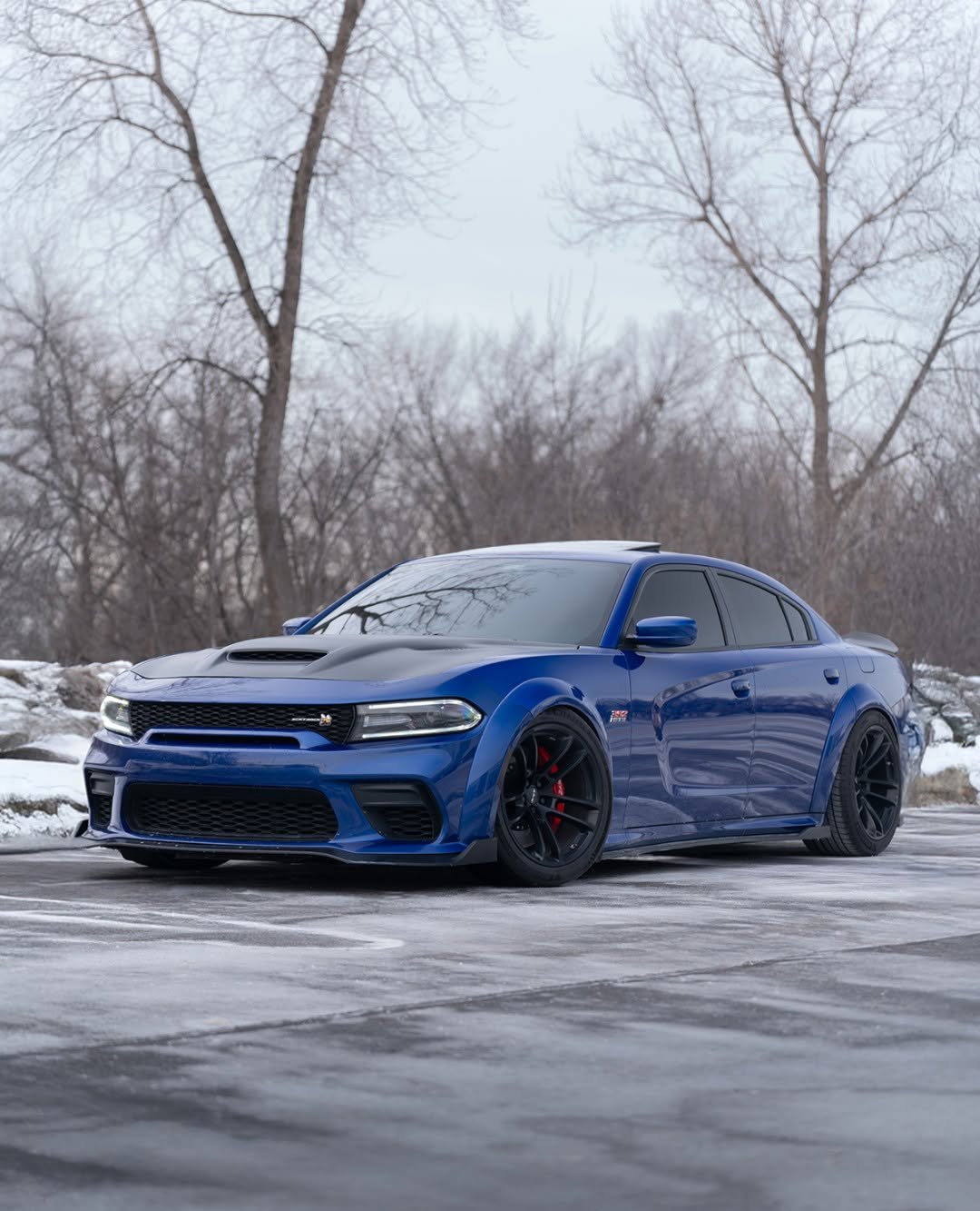 Photo by Dodge on January 02, 2026. May be an image of race car, wheel, blower, sedan, road and text that says '--N 遇'.