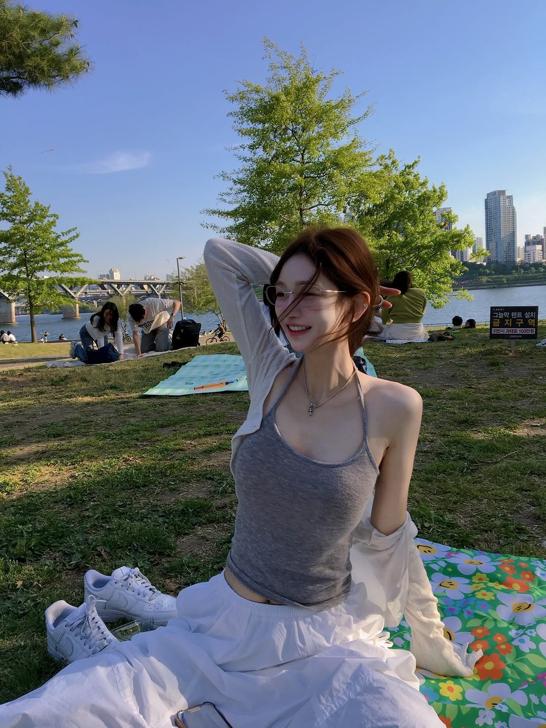 Photo by 김도연 on April 26, 2026. May be an image of picnic, park and text.