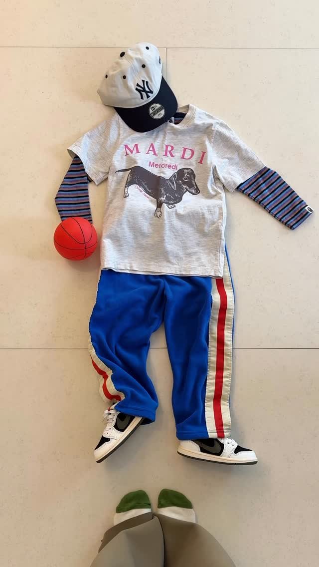 doflwl 게시물 이미지: 엄마가 코르티스에 빠지면 생기는 일, 제일 귀여운 룩은? 👦🏻🧢