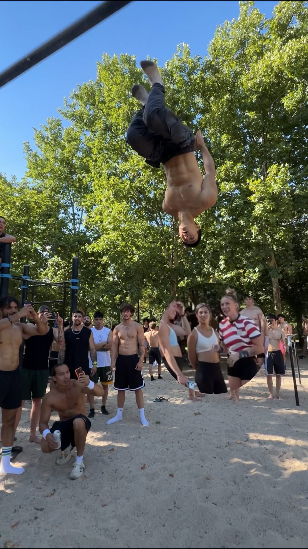 dohyun_streetworkout 게시물 이미지: 운동하는데 외국인들이 갑자기 몰려온 이유ㄷㄷ😱 Why They...