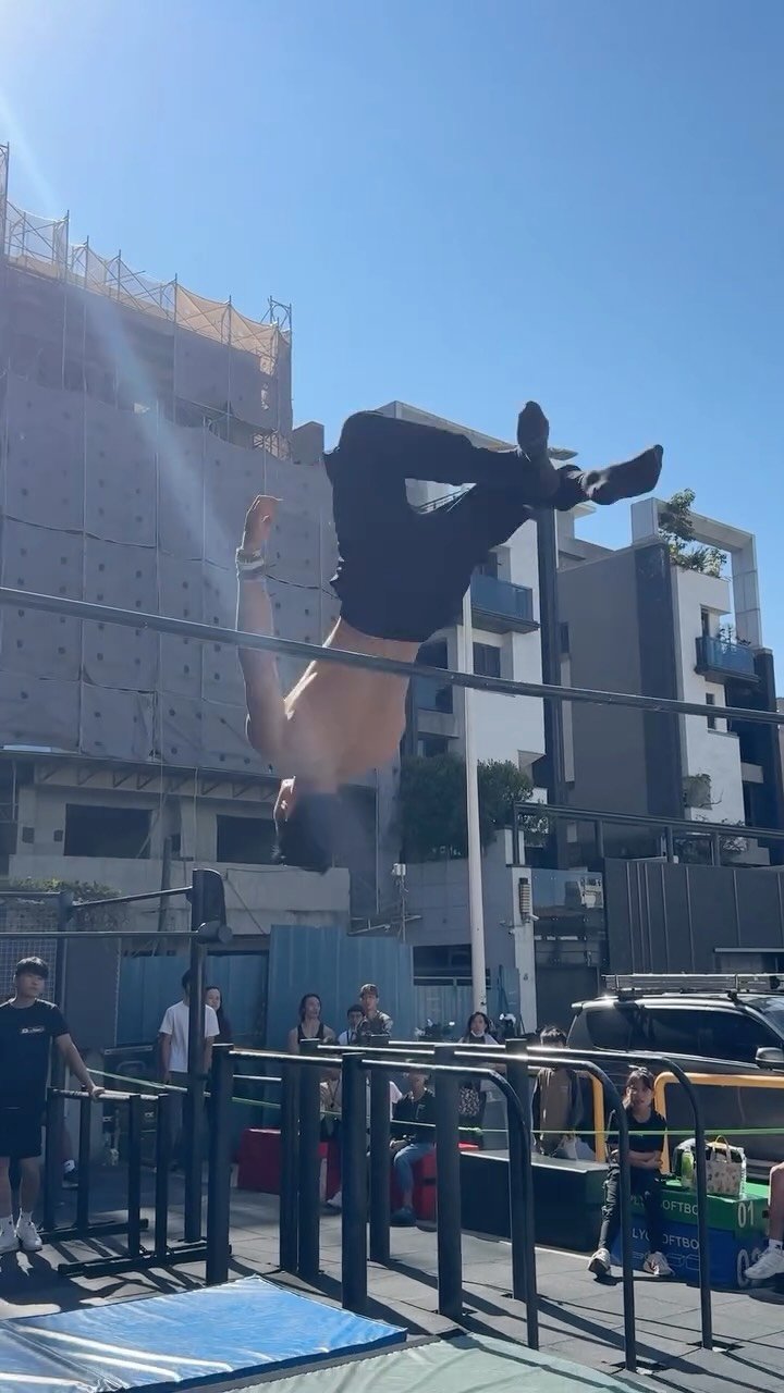 dohyun_streetworkout 게시물 이미지: 철봉에서 사람이 이렇게 안 떨어질 수 있음?😱
#무중력 #철봉묘기...