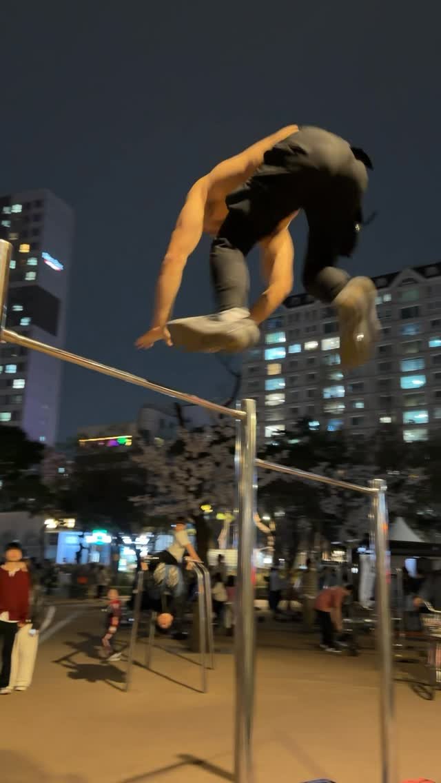 dohyun_streetworkout 게시물 이미지: 석촌호수에서 날아다니면 생기는일 ㄷㄷ😱 Street Workout...