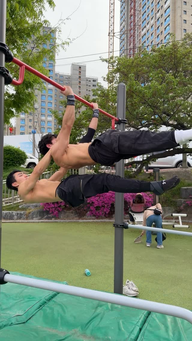 dohyun_streetworkout 게시물 이미지: 친구랑 이거 성공하면 상위 0.1% ㄷㄷ😱 Calisthenics...